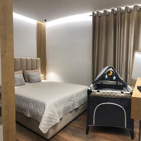 Alajs Apartament Vlorë Esterno foto
