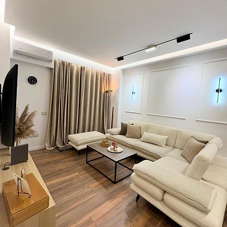 Alajs Apartament Vlorë Esterno foto