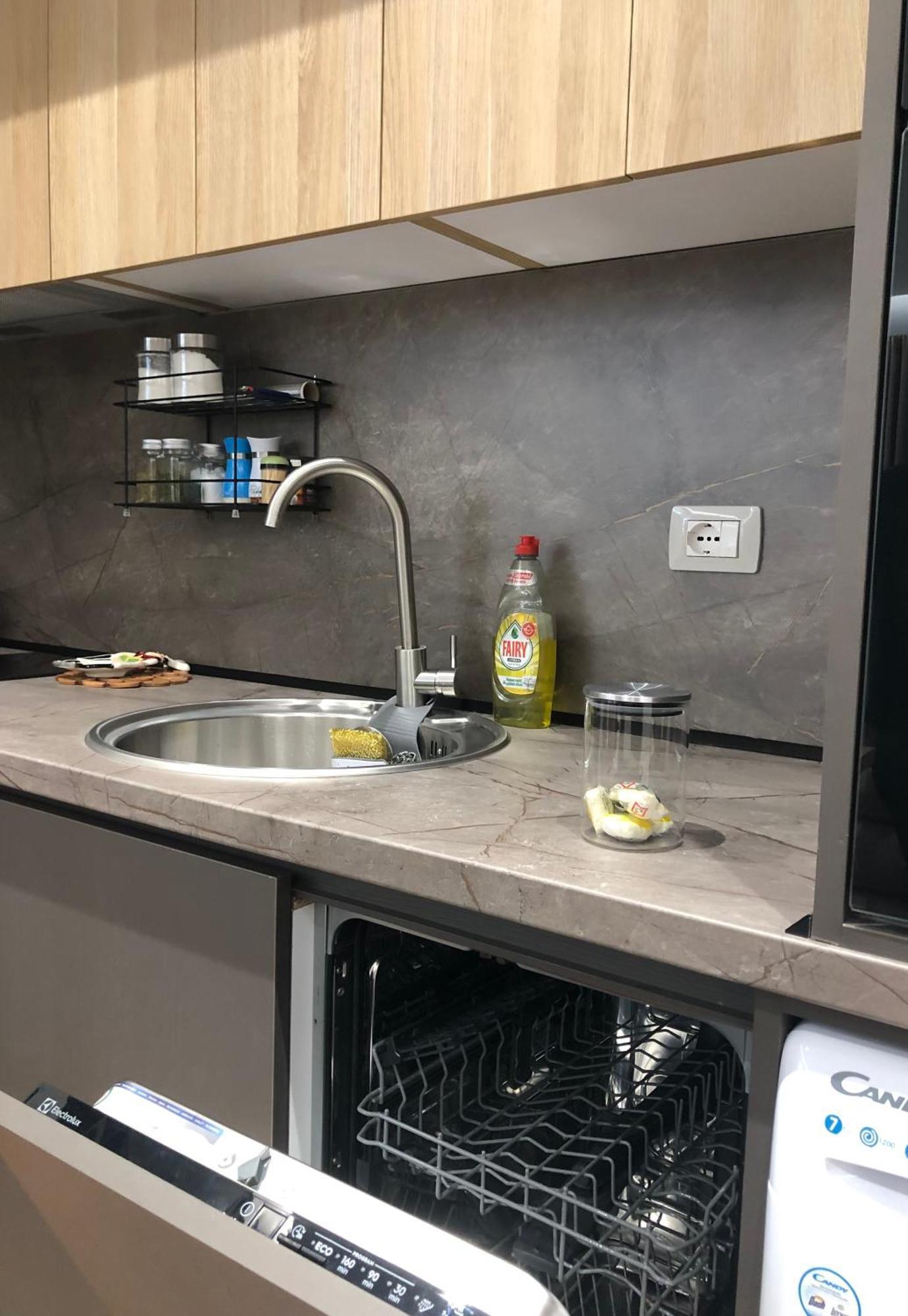 Alajs Apartament Vlorë Esterno foto