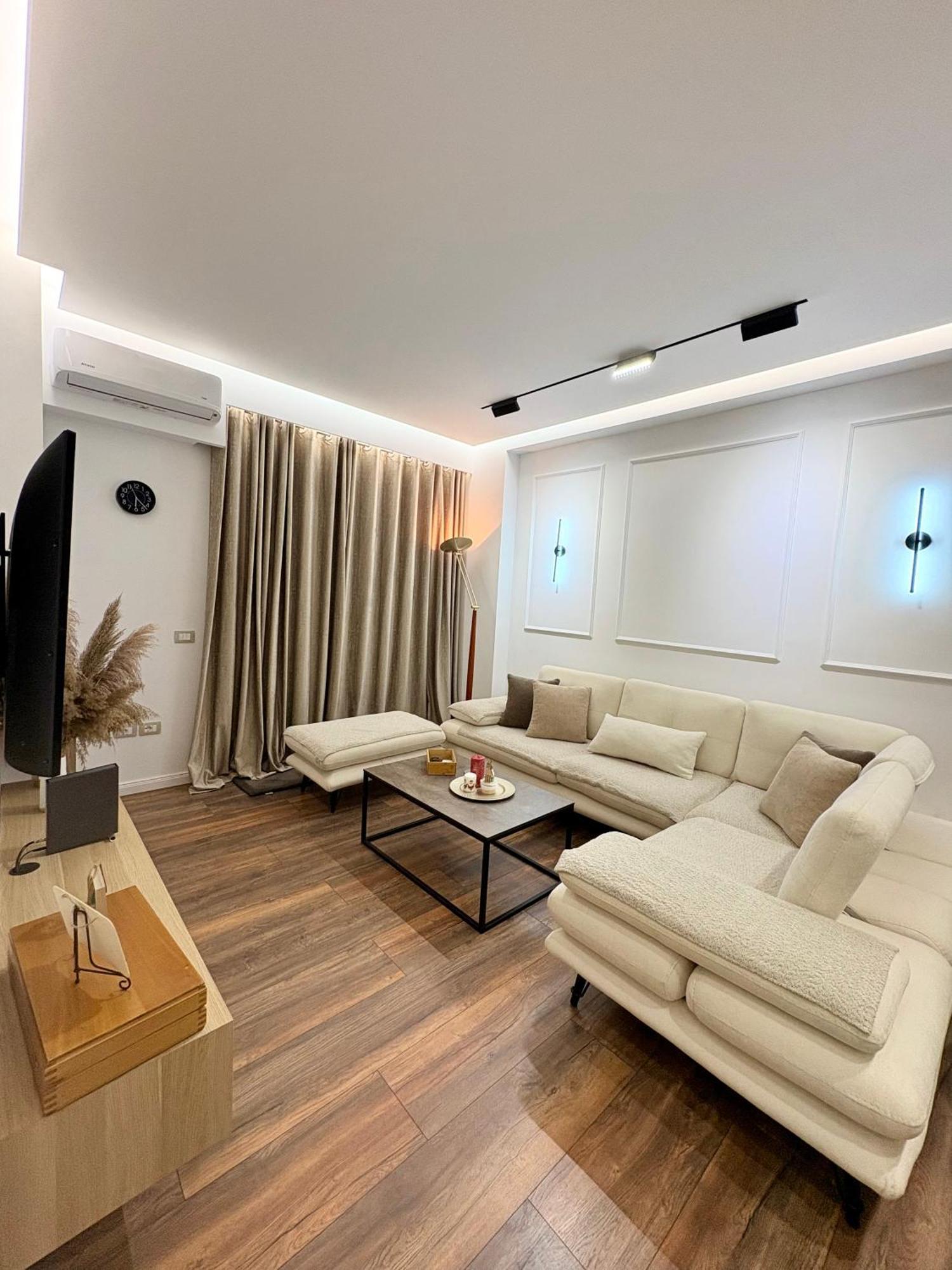 Alajs Apartament Vlorë Esterno foto