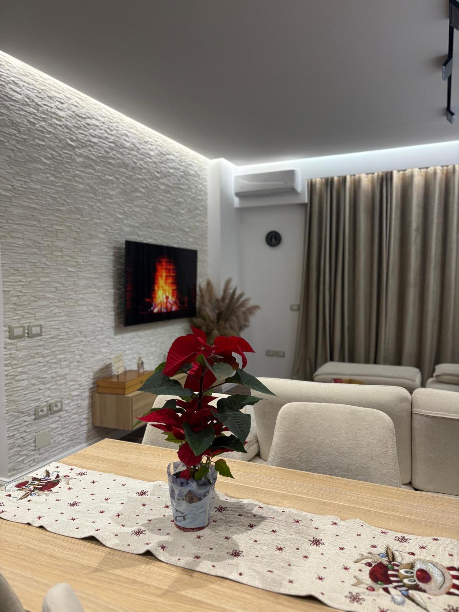 Alajs Apartament Vlorë Esterno foto
